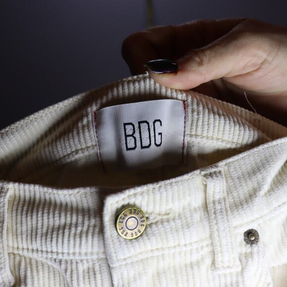 BDG High & Wide Corduroy Pants Ivory Size 30 (10) - Picture 4 of 5